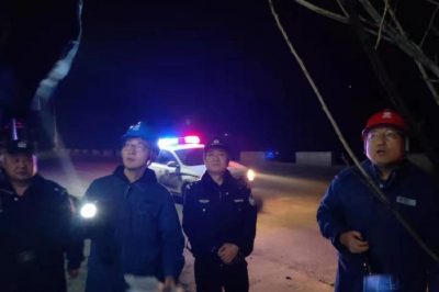警企聯(lián)動(dòng)夜查“電耗子” 警企聯(lián)動(dòng)夜查“電耗子”