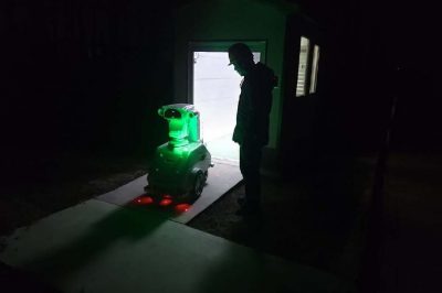 智能機(jī)器人對220千伏于莊變電站進(jìn)行夜間紅外特巡