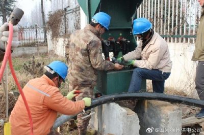 為企業(yè)元旦開(kāi)工敷纜送電