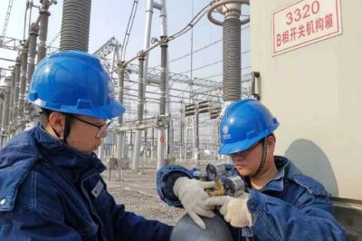 國網(wǎng)陜西檢修公司變電檢修一班進(jìn)行特巡保電