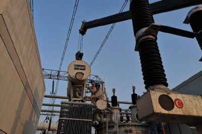 500千伏伊蘆變開(kāi)展低抗更換工作 500千伏伊蘆變開(kāi)展低抗更換工作