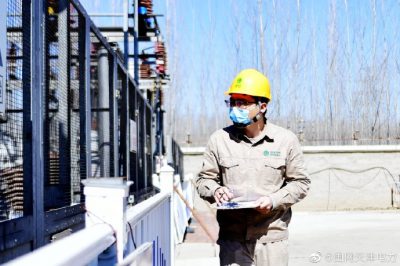 220千伏變電站進行設(shè)備巡視工作 220千伏變電站進行設(shè)備巡視工作