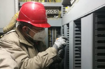 務本220千伏變電站安裝GIS匯控柜二次接線 務本220千伏變電站安裝GIS匯控柜二次接線