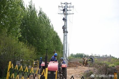 安城鎮(zhèn)東平洛村10千伏欒醫(yī)線新建工程現(xiàn)場 安城鎮(zhèn)東平洛村10千伏欒醫(yī)線新建工程現(xiàn)場