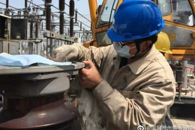 220千伏西莊變西夏線731開關(guān)解體大修工作 220千伏西莊變西夏線731開關(guān)解體大修工作