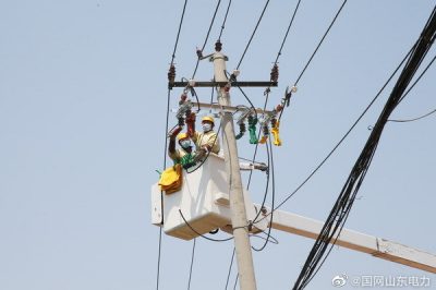 帶電作業(yè)為新項(xiàng)目建設(shè)提供可靠的電力支撐 帶電作業(yè)為新項(xiàng)目建設(shè)提供可靠的電力支撐