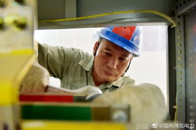 及時(shí)新建電力配套設(shè)施，服務(wù)居民用電