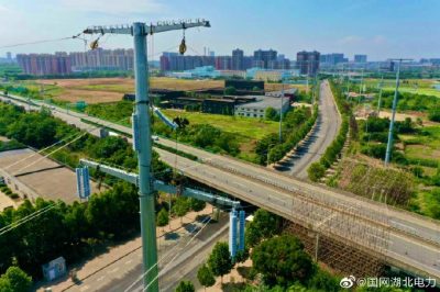 遷改線路，為重點企業(yè)擴建讓道