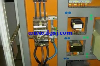 電氣柜穩(wěn)定性和可靠性的區(qū)別 電氣柜穩(wěn)定性和可靠性的區(qū)別
