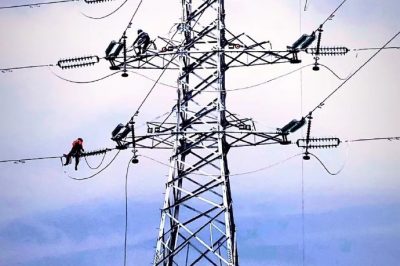 國(guó)網(wǎng)湖州供電公司圓滿完成上半年主網(wǎng)建設(shè)任務(wù) 國(guó)網(wǎng)湖州供電公司圓滿完成上半年主網(wǎng)建設(shè)任務(wù)