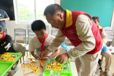 開展安全知識進校園、進社區(qū)等活動12場