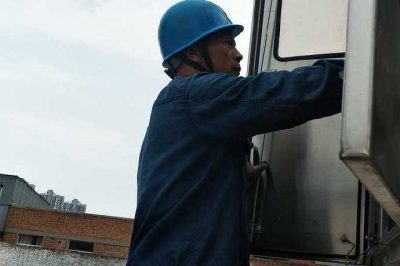 加強(qiáng)營(yíng)業(yè)檢查力度，降低同期線損