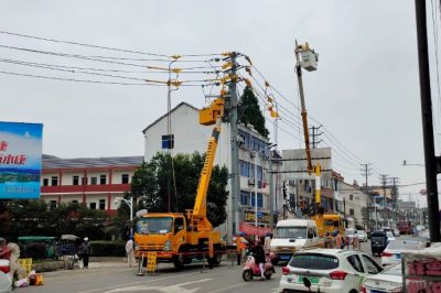 帶電作業(yè)更換電桿柱上開關(guān) 帶電作業(yè)更換電桿柱上開關(guān)
