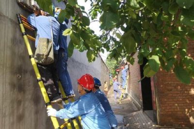 深入鄉(xiāng)村主動服務(wù)，保障夏季安全供電