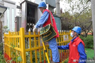 高考保電責(zé)任大，供電員工忙排查