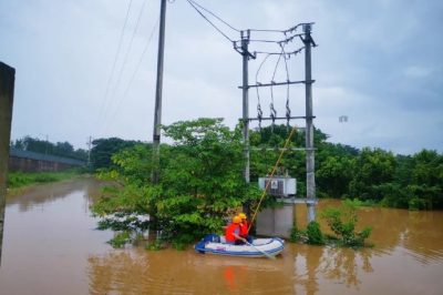 逆流而上 衢州電網(wǎng)奮戰(zhàn)在抗洪一線 逆流而上 衢州電網(wǎng)奮戰(zhàn)在抗洪一線