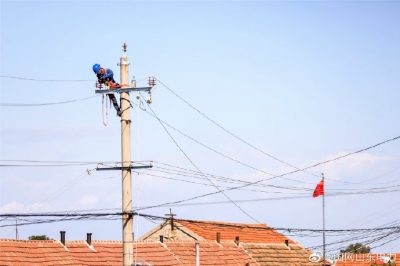 10千伏也子口線的線路改造更換絕緣導(dǎo)線1200余米 10千伏也子口線的線路改造更換絕緣導(dǎo)線1200余米