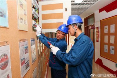 重點(diǎn)對校園內(nèi)變壓器、表箱、開關(guān)等設(shè)備進(jìn)行調(diào)試和測溫