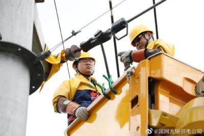 戰(zhàn)高溫 迎酷暑 用汗水詮釋敬業(yè)“溫度” 戰(zhàn)高溫 迎酷暑 用汗水詮釋敬業(yè)“溫度”