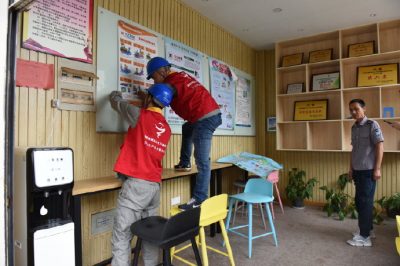 針對(duì)校園內(nèi)配電設(shè)施和老、舊用電線(xiàn)路進(jìn)行檢查和維護(hù)