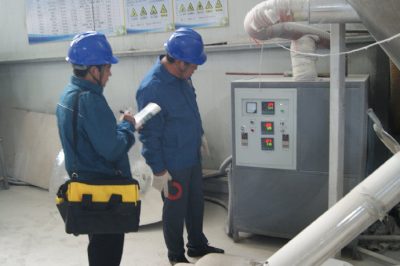 對客戶的配電盤、啟動柜、電表箱、保護(hù)器、接地線等進(jìn)行排查測試