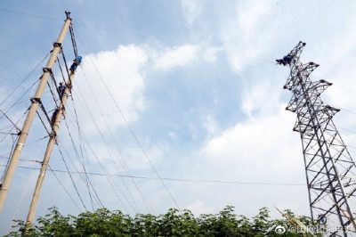 35千伏黃山線12號塔-16號塔進行遷移架設