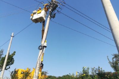 周末緊急消缺 保障安全用電