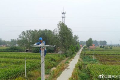 完成薛湖鎮(zhèn)侯樓村5G基站400伏“轉(zhuǎn)改直”供電線路立桿工作