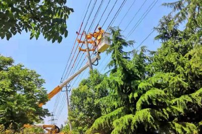對10千伏城關線進行帶電消缺 對10千伏城關線進行帶電消缺