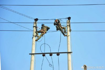 對10千伏八里563線路進(jìn)行消缺除線障