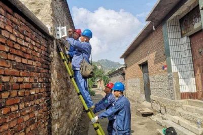 對(duì)客戶電表等供電設(shè)施進(jìn)行隱患檢查