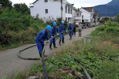 搶修水毀工程?！皟晒?jié)”風(fēng)景區(qū)可靠保電