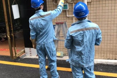 松崗分局供電在轄區(qū)內開展安全檢查