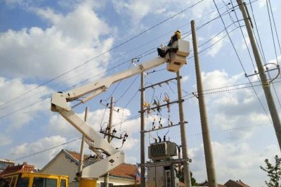 帶電T接變壓器 鄉(xiāng)村用電添助力