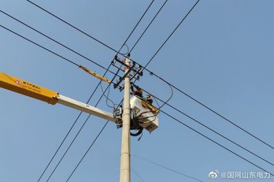 在10千伏餐具線4號(hào)桿處帶負(fù)荷更換智能化線路開(kāi)關(guān)一臺(tái)