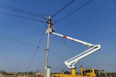 新上400千伏安變壓器進(jìn)行帶電接火