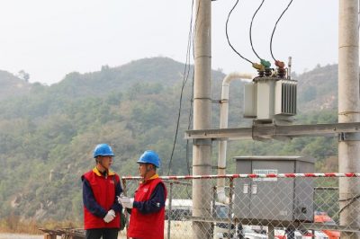 對(duì)10千伏大盤石511線路展開(kāi)隱患排查