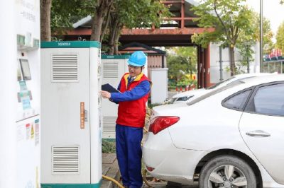 對(duì)蕭山區(qū)湘湖路老虎洞新能源充電站進(jìn)行巡視檢查