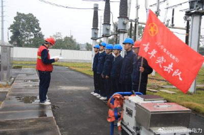 在220千伏豹南山全站改造現(xiàn)場全面學習檢修流程，熟悉設備情況