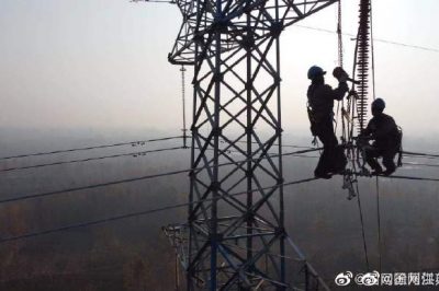 加快220千伏邵果2627線32號至37號鐵塔施工 加快220千伏邵果2627線32號至37號鐵塔施工