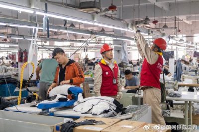 其檢查線路設(shè)備，確保訂單及時生產(chǎn)和銷售