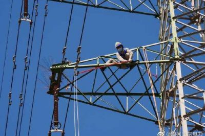 消除220千伏廣安線24號塔導(dǎo)線防震錘滑跑的嚴重缺陷