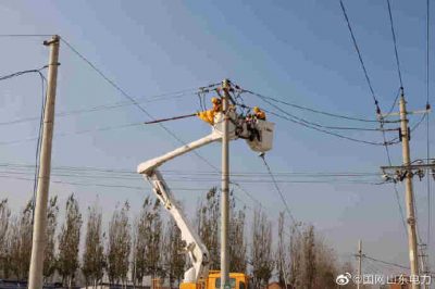 對1號至35號桿進行帶電消缺，檢查、緊固設(shè)備螺絲