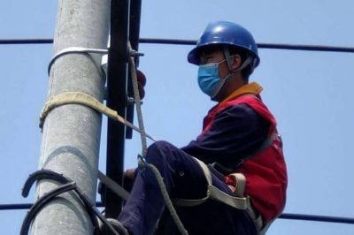 對電力線路設(shè)備進行全面細致“體檢”