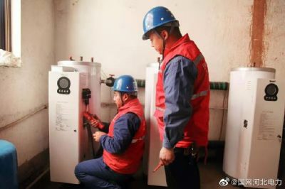 到西曲堤小學(xué)對電鍋爐等采暖設(shè)備進行全面檢查 到西曲堤小學(xué)對電鍋爐等采暖設(shè)備進行全面檢查