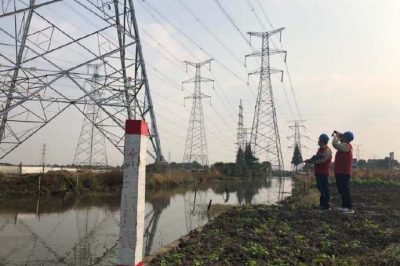針對(duì)線路通道周邊的建設(shè)施工、秋收作業(yè)等開展安全檢查