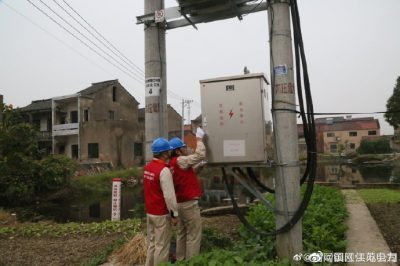 到丹北鎮(zhèn)檢查低壓供電設(shè)備 到丹北鎮(zhèn)檢查低壓供電設(shè)備