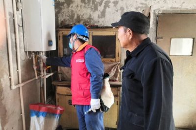 為“煤改電”用戶開展線路隱患排查