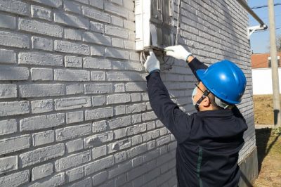 對電采暖用戶的計量裝置、供電線路設(shè)備進(jìn)行隱患排查