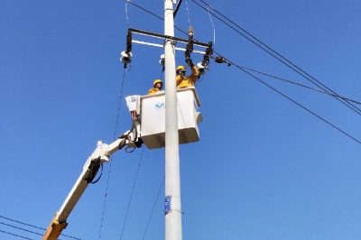 開展帶電更換引流線